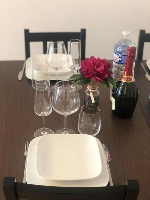 Superbe Appartement Tout Equipe, Le Nid D'Eva A Metz Gare, Parking Prive, Balcon, F2, 50M2, 3P Exteriér fotografie