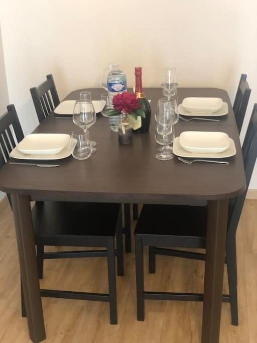 Superbe Appartement Tout Equipe, Le Nid D'Eva A Metz Gare, Parking Prive, Balcon, F2, 50M2, 3P Exteriér fotografie